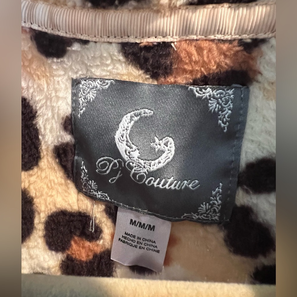 NWT 🐆 Leopard Print One Piece Zip Up Pajamas / Costume w Hood - Picture 2 of 9
